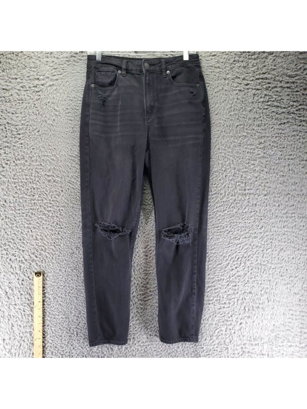 American Eagle Outfitters Jeans Women’s 4 Black Mom Jean Distressed *Read*